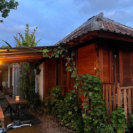 Ayolah Surf House &Surf Camp Apartment Jembrana  Luaran gambar